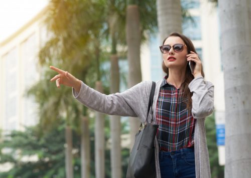 Claves para saber cómo pedir un taxi por teléfono