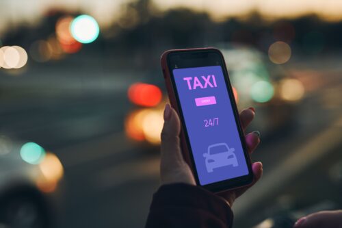 Tarifas de taxi: cómo se calculan y qué factores influyen en el precio del trayecto